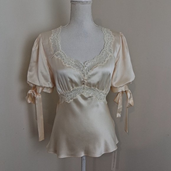 Reformation Dolly Cream Silk Top Size 8 NWT - Picture 2 of 12